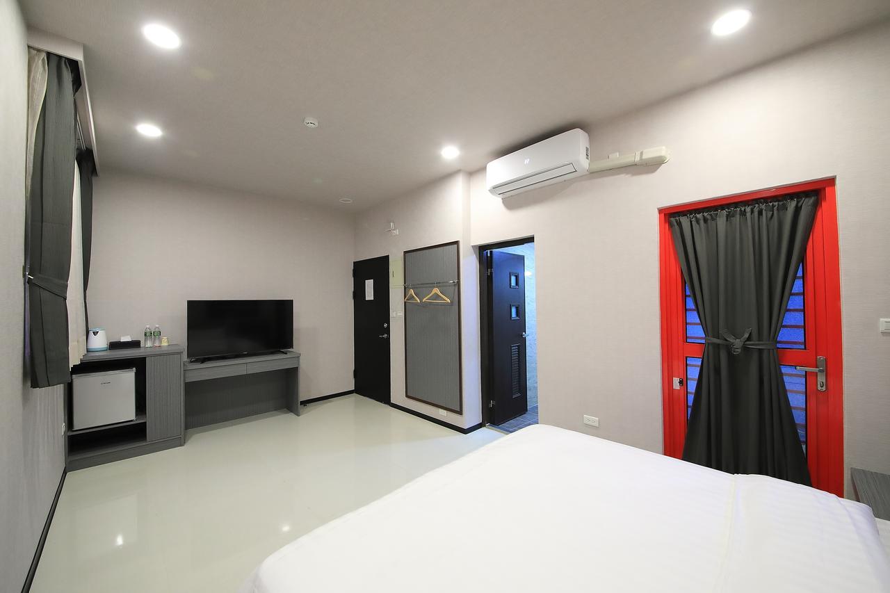 הואליין סיטי 花蓮亮君經典民宿1館加2館民宿-東大門夜市-電梯包棟bright King Homestay מראה חיצוני תמונה